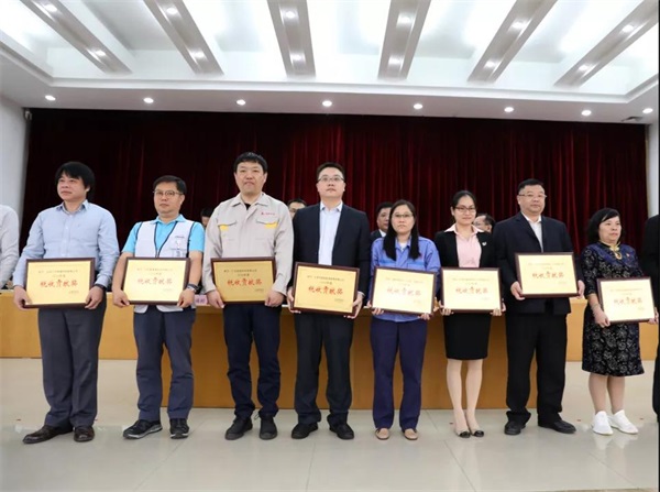 润星科技喜获谢岗镇政府2018年度多项荣誉表彰！